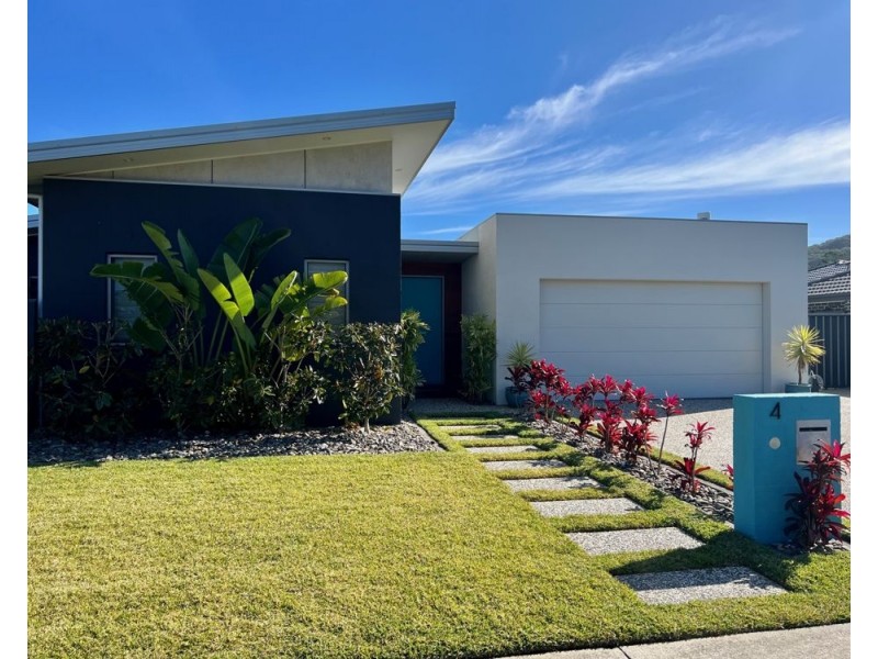 4 Broadwater Street, Sandy Beach NSW 2456