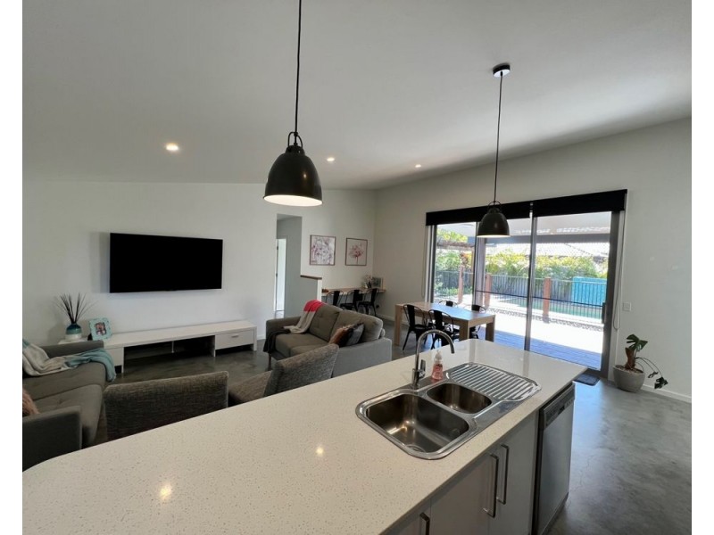 4 Broadwater Street, Sandy Beach NSW 2456