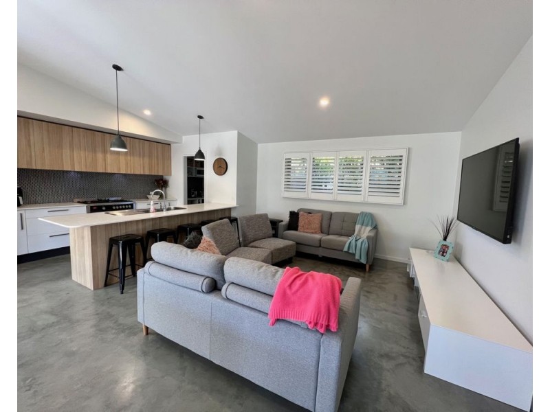 4 Broadwater Street, Sandy Beach NSW 2456