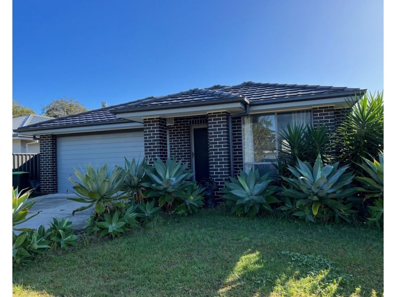 4 April Street, Sandy Beach NSW 2456