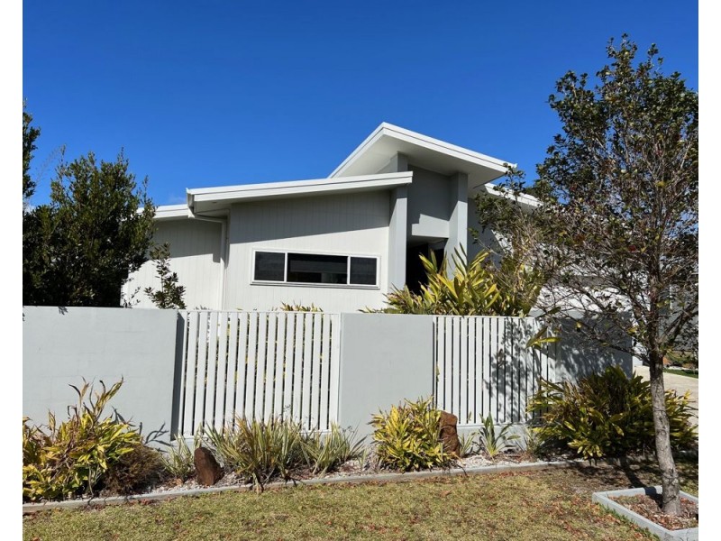 12 Cherry Street, Sapphire Beach NSW 2450