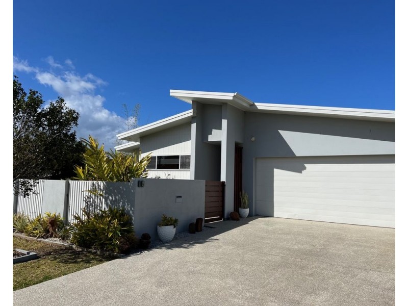 12 Cherry Street, Sapphire Beach NSW 2450