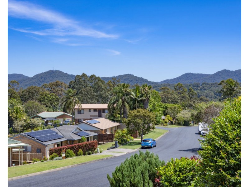 2 Sandpiper Crescent, Boambee East NSW 2452