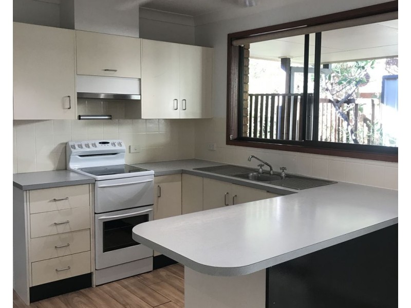 2/8 Wansborough Avenue, Moonee Beach NSW 2450