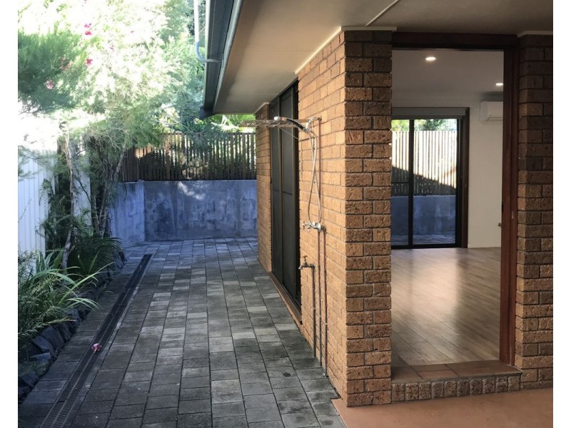 2/8 Wansborough Avenue, Moonee Beach NSW 2450