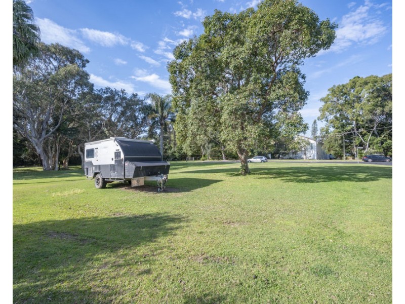 19 Ocean Drive, Safety Beach NSW 2456