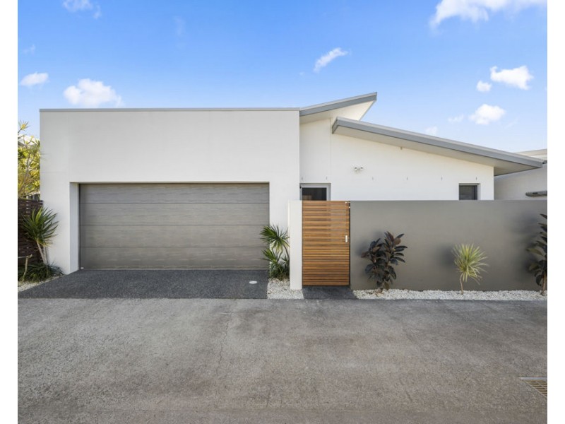 58 North Sapphire Road, Sapphire Beach NSW 2450