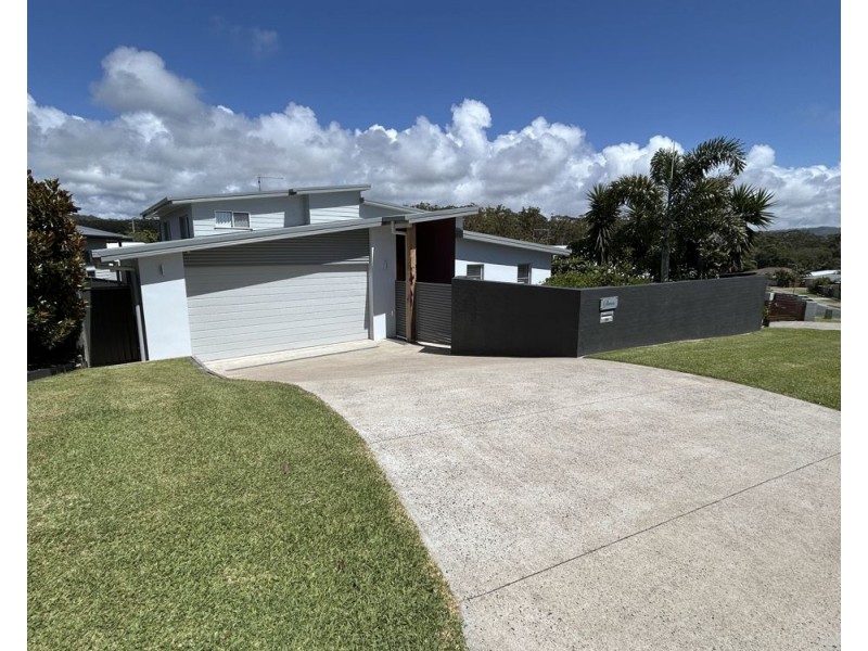 7 Moonee Creek Drive, Moonee Beach NSW 2450