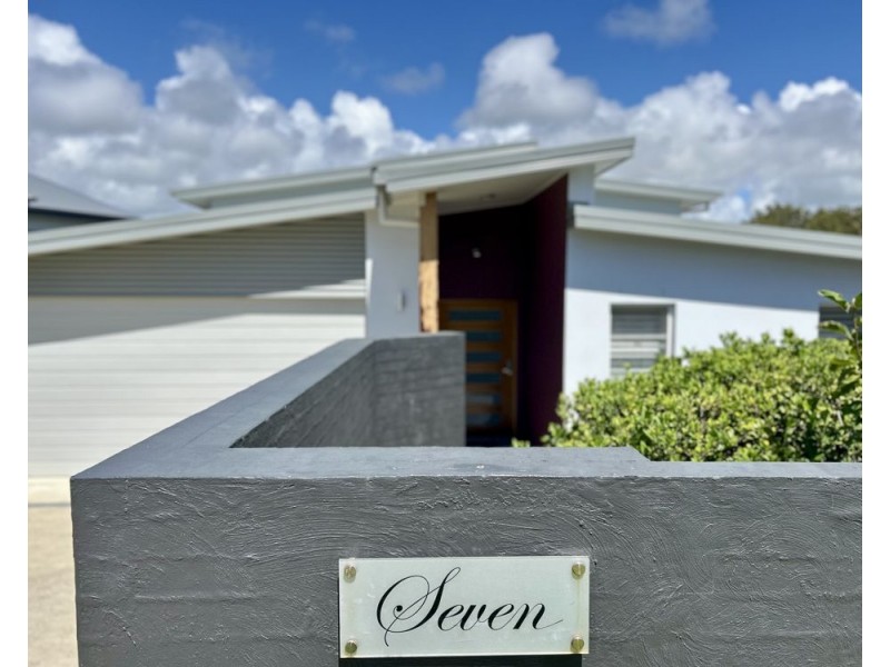 7 Moonee Creek Drive, Moonee Beach NSW 2450