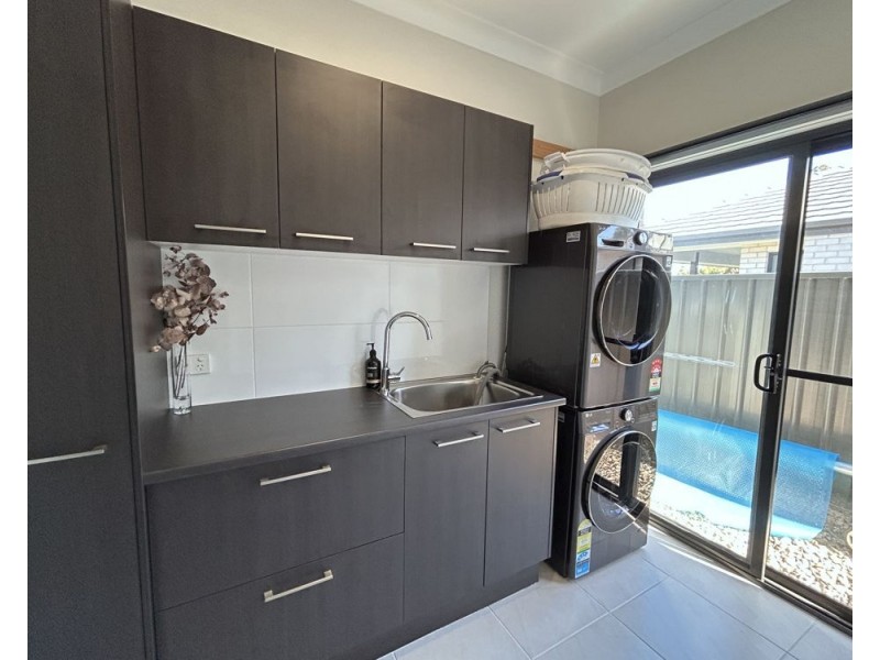 1 Shorebird Way, Sandy Beach NSW 2456