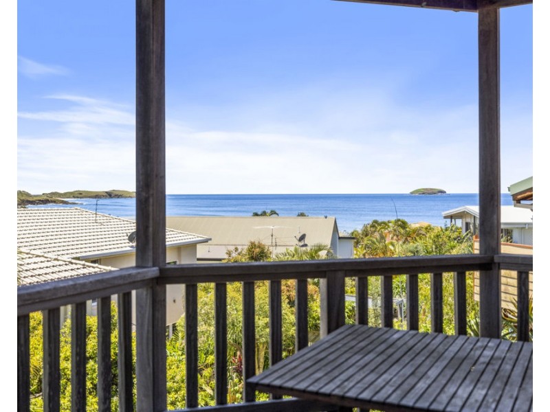 31 Ocean View Crescent, Emerald Beach NSW 2456
