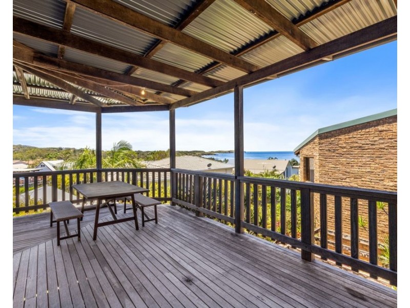 31 Ocean View Crescent, Emerald Beach NSW 2456