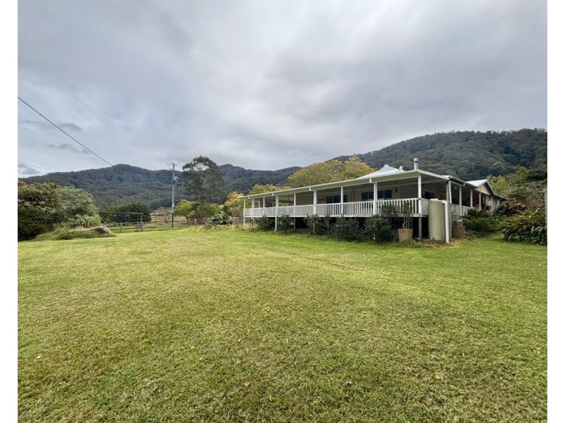 00 House – Crossmaglen Road, Bonville NSW 2441