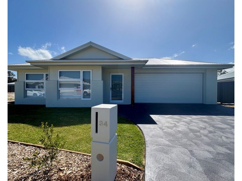 34 Grouper Crescent, Moonee Beach NSW 2450