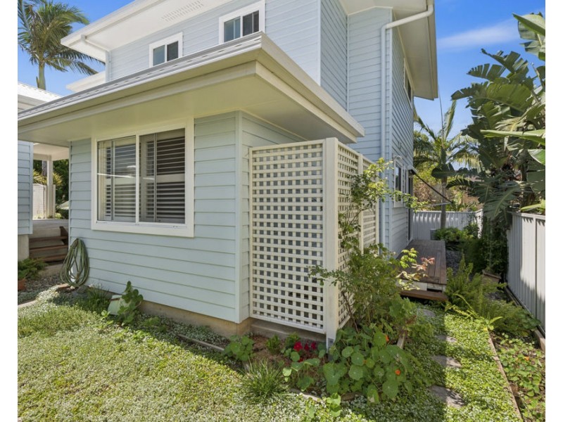 9a Acacia Avenue, Sandy Beach NSW 2456