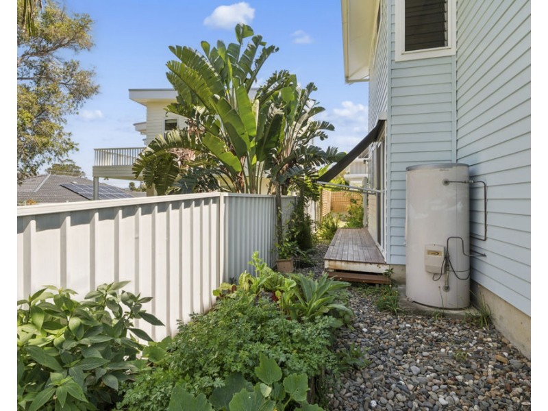 9a Acacia Avenue, Sandy Beach NSW 2456