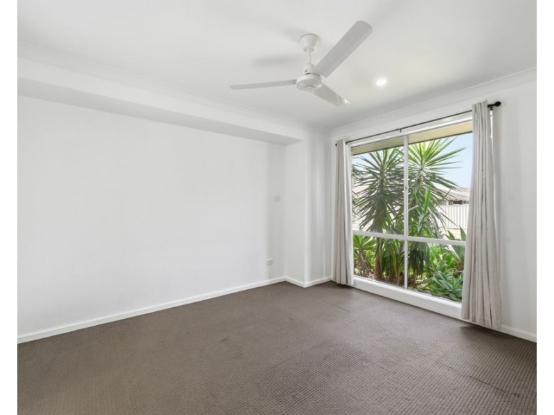 4 April Street, Sandy Beach NSW 2456