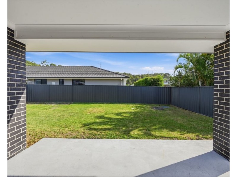 4 April Street, Sandy Beach NSW 2456