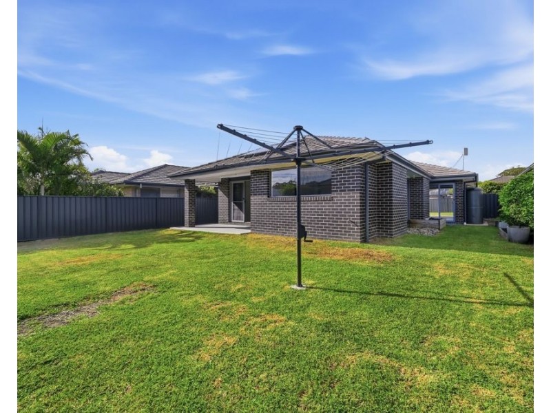 4 April Street, Sandy Beach NSW 2456