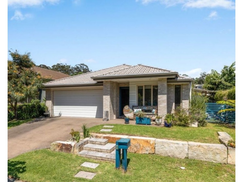 4 Oceanic Drive, Sandy Beach NSW 2456