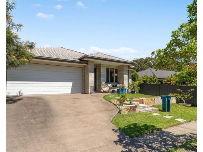 4 Oceanic Drive, Sandy Beach NSW 2456