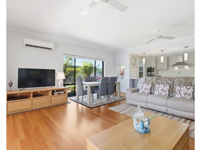 6 Mimiwali Drive, Bonville NSW 2441