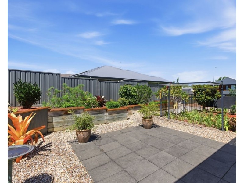 6 Mimiwali Drive, Bonville NSW 2441