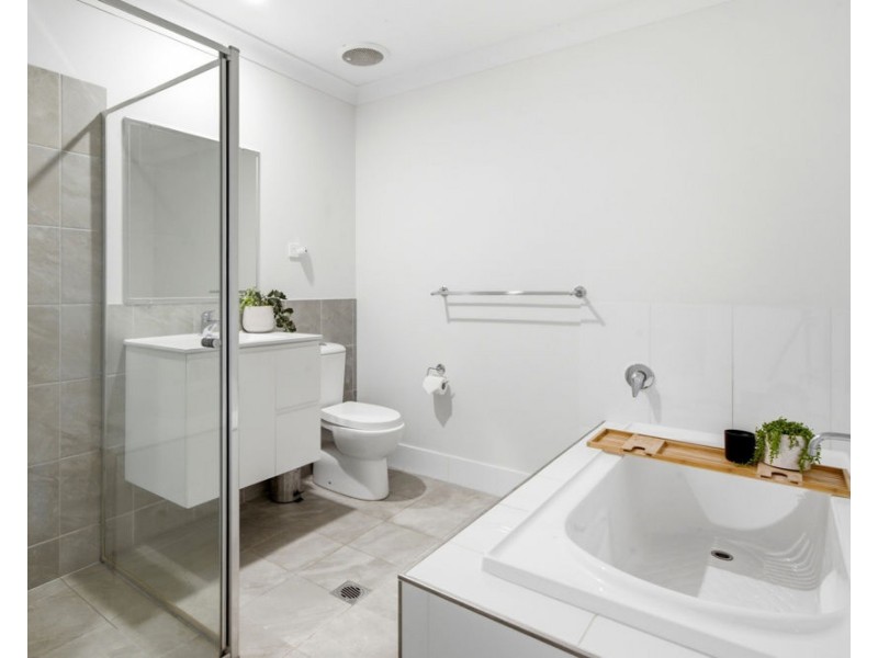 15-15A Sunshine Circuit, Emerald Beach NSW 2456