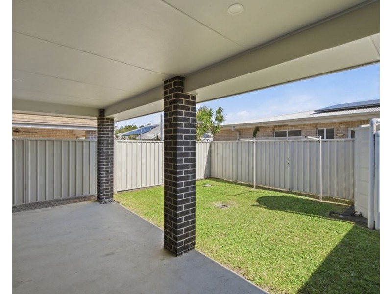 15-15A Sunshine Circuit, Emerald Beach NSW 2456