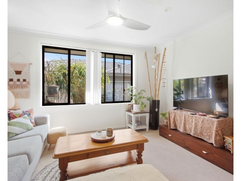 11-11A Seabeach Street, Sandy Beach NSW 2456