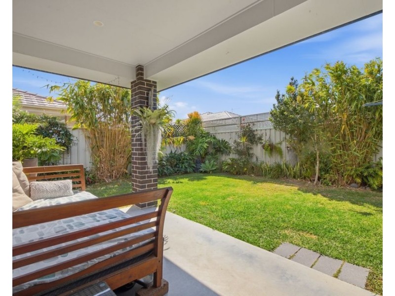 11-11A Seabeach Street, Sandy Beach NSW 2456