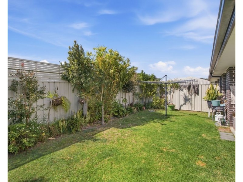 11-11A Seabeach Street, Sandy Beach NSW 2456