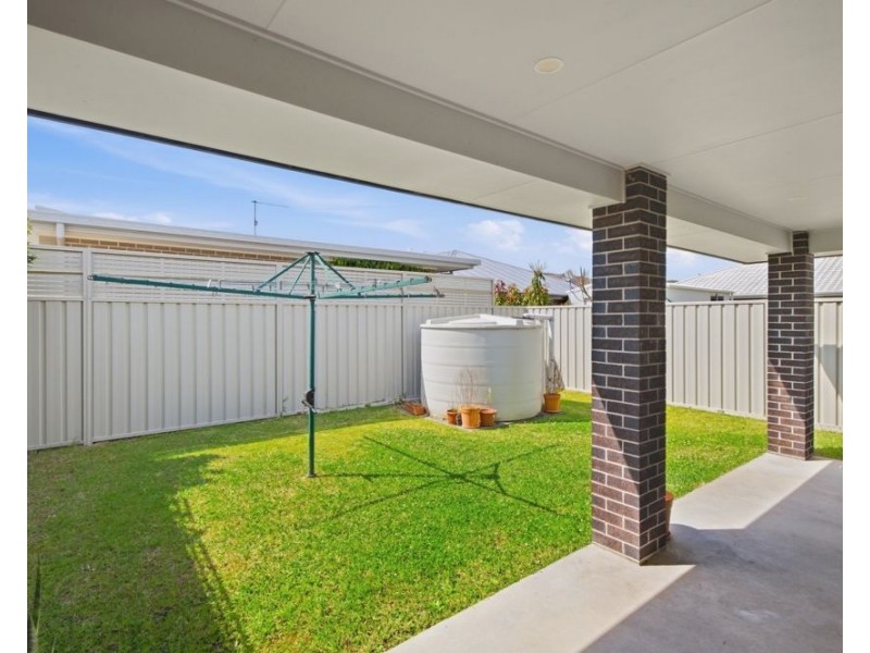 11-11A Seabeach Street, Sandy Beach NSW 2456