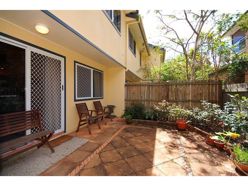 2/62 Eton Street, Nundah QLD 4012