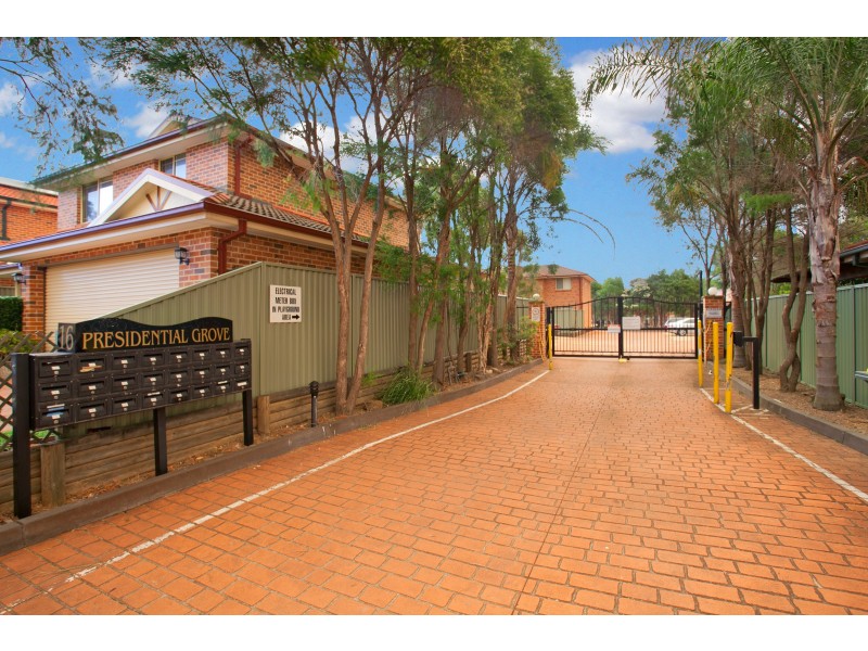 11/16 Hillcrest Road, Quakers Hill NSW 2763