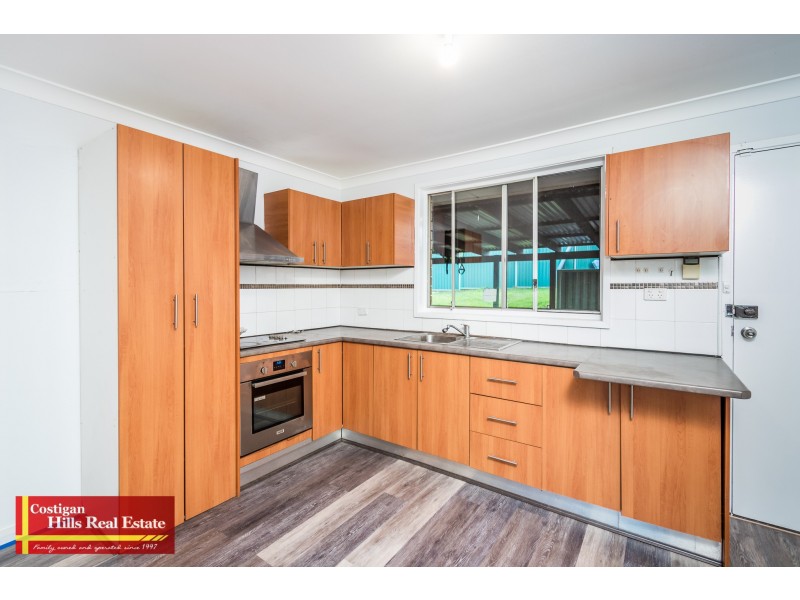 4 Marx Place, Quakers Hill NSW 2763