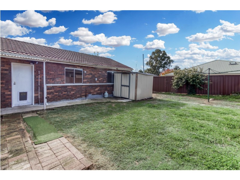 8a Dahlia Street, Quakers Hill NSW 2763