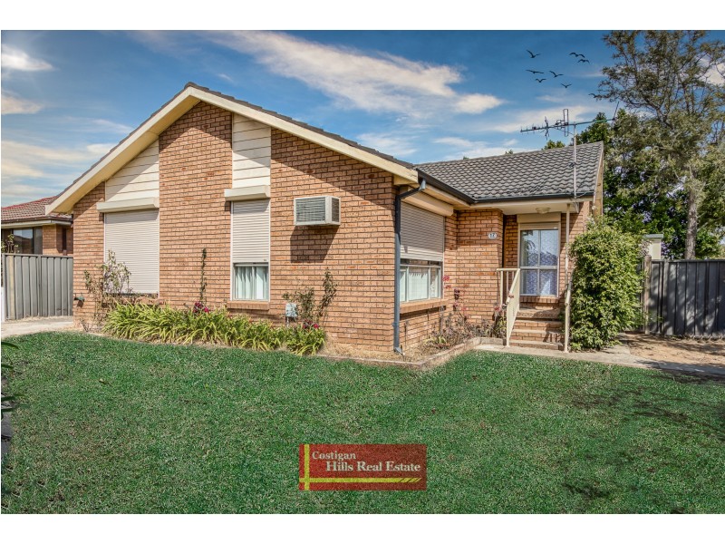 17 Tallagandra Drive, Quakers Hill NSW 2763