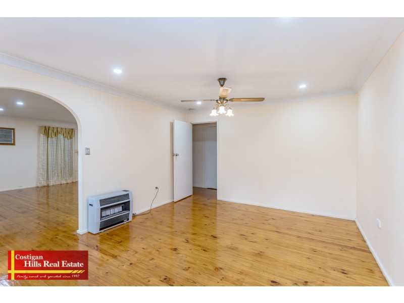 17 Tallagandra Drive, Quakers Hill NSW 2763