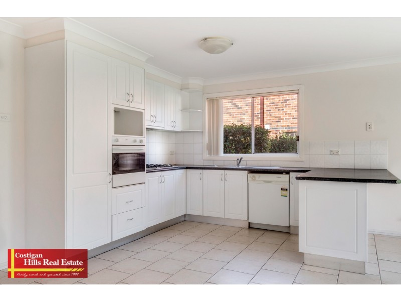 2/220 Farnham Road, Quakers Hill NSW 2763
