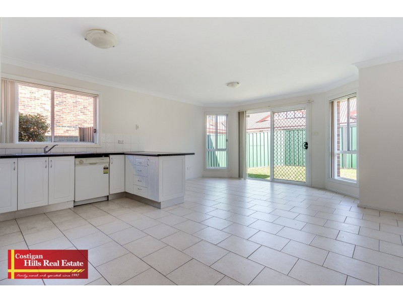 2/220 Farnham Road, Quakers Hill NSW 2763