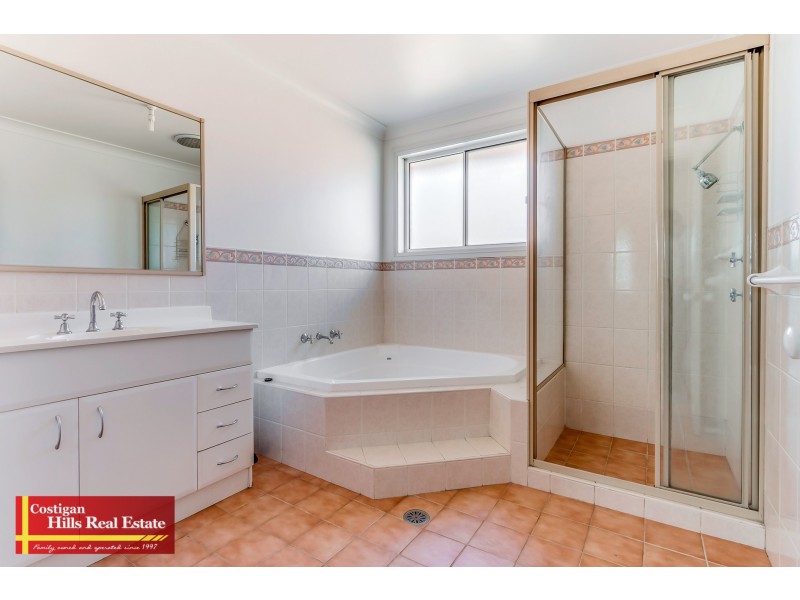 2/220 Farnham Road, Quakers Hill NSW 2763