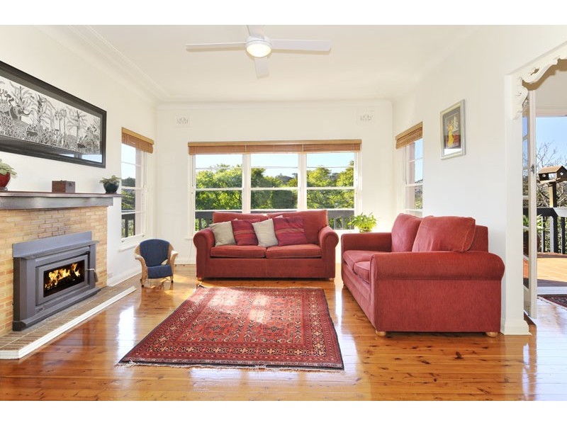 285 Eastern Valley Way, Middle Cove NSW 2068