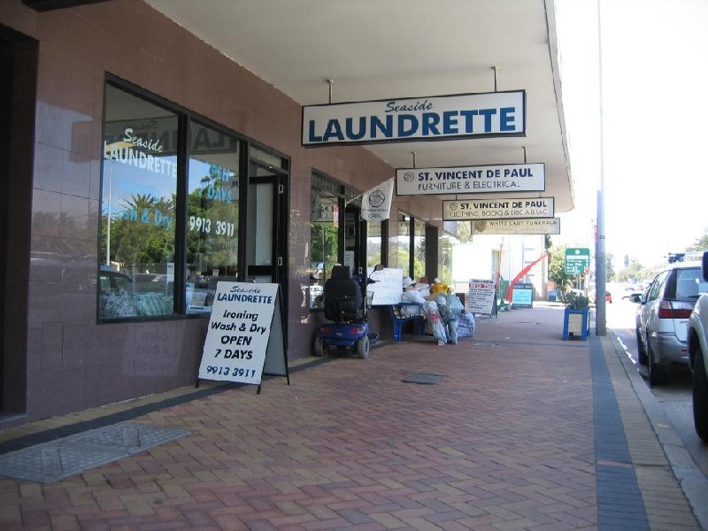 Pittwater Road, Narrabeen NSW 2101