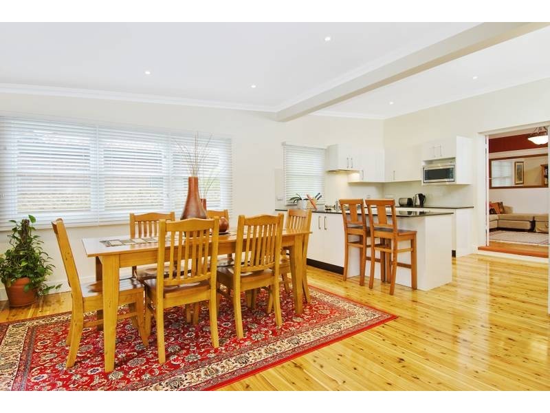 4 Raeburn Avenue, Castlecrag NSW 2068