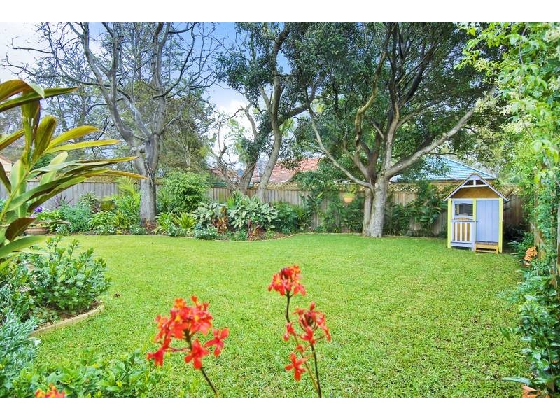 4 Raeburn Avenue, Castlecrag NSW 2068