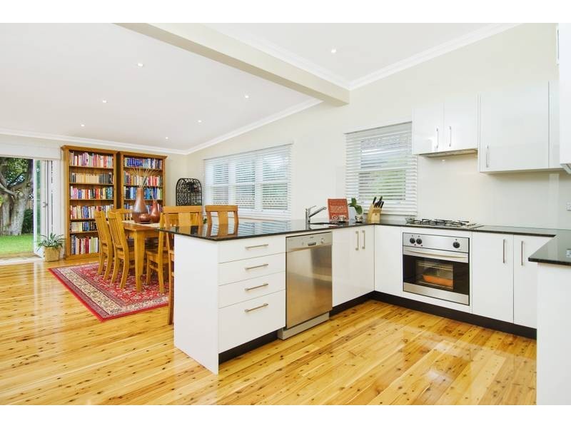 4 Raeburn Avenue, Castlecrag NSW 2068