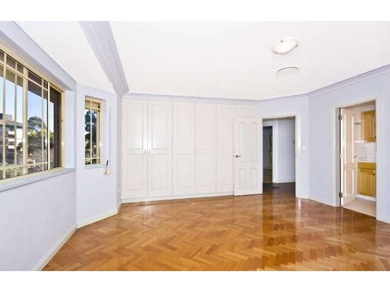 31 Douglas Avenue, Chatswood NSW 2067