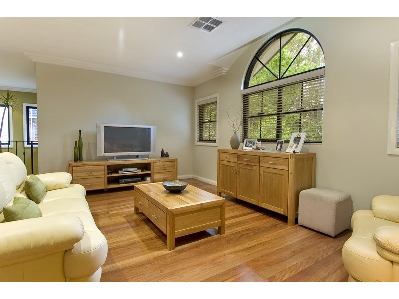 37 Livingstone Avenue, Pymble NSW 2073