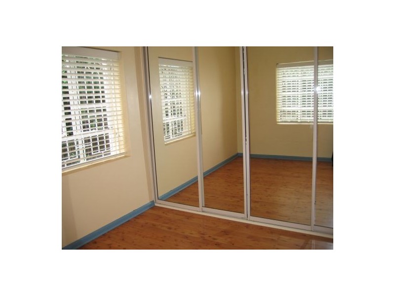 1/4 Holbrook Avenue, Kirribilli NSW 2061